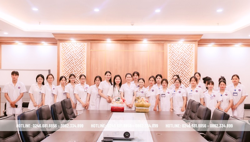 Sinh viên năm nhất ngành Điều dưỡng bắt đầu kỳ thực tập tại Bệnh viện Đa khoa Phương Đông