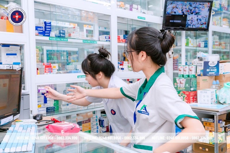 Sinh viên Dược nâng cao kỹ năng nghề nghiệp qua trải nghiệm thực tiễn