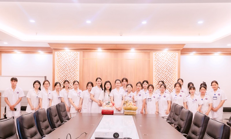 Chặng đường chinh phục nghề điều dưỡng của Phương luôn có Thầy Cô Trường Cao đẳng Y - Dược Cộng đồng đồng hành và hỗ trợ