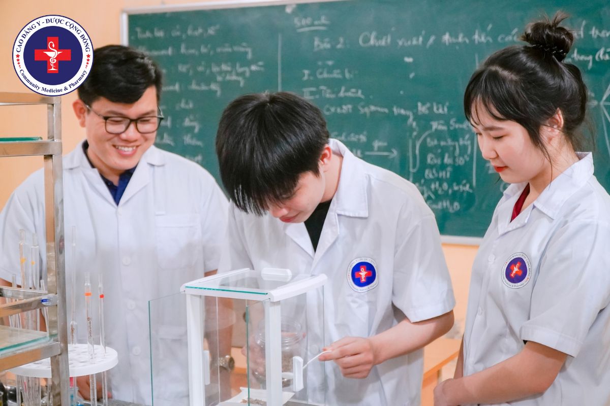 Trường Cao đẳng Y - Dược Cộng đồng là đơn vị đào tạo uy tín khối ngành sức khỏe - làm đẹp