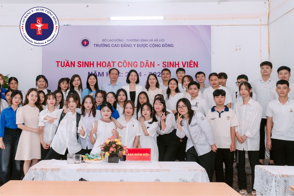 Việc lựa chọn theo học khối B00 là một quyết định đáng cân nhắc nếu bạn có niềm đam mê với các môn khoa học tự nhiên