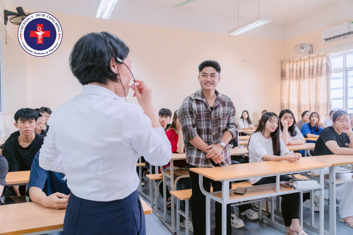 Ngành Sư phạm góp phần xây dựng nền giáo dục chất lượng và phát triển tri thức xã hội.