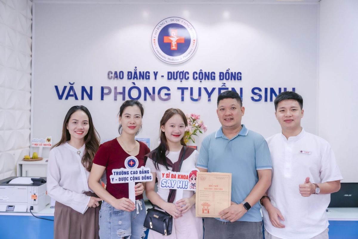 Tân sinh viên K12 Trường Cao đẳng Y - Dược Cộng đồng