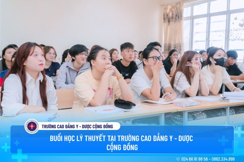 Có nhiều sinh viên sử dụng khối A00 để xét tuyển vào Trường Cao đẳng Y - Dược Cộng đồng