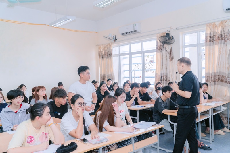 Sinh viên được lắng nghe và tự tin chia sẻ quan điểm của mình