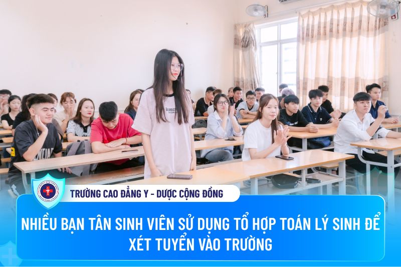Nhiều bạn Tân sinh viên sử dụng tổ hợp Toán Lý Sinh để xét tuyển vào trường