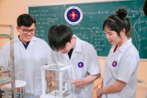 Toán văn sinh là khối gì? Các ngành hot xét tuyển tổ hợp này