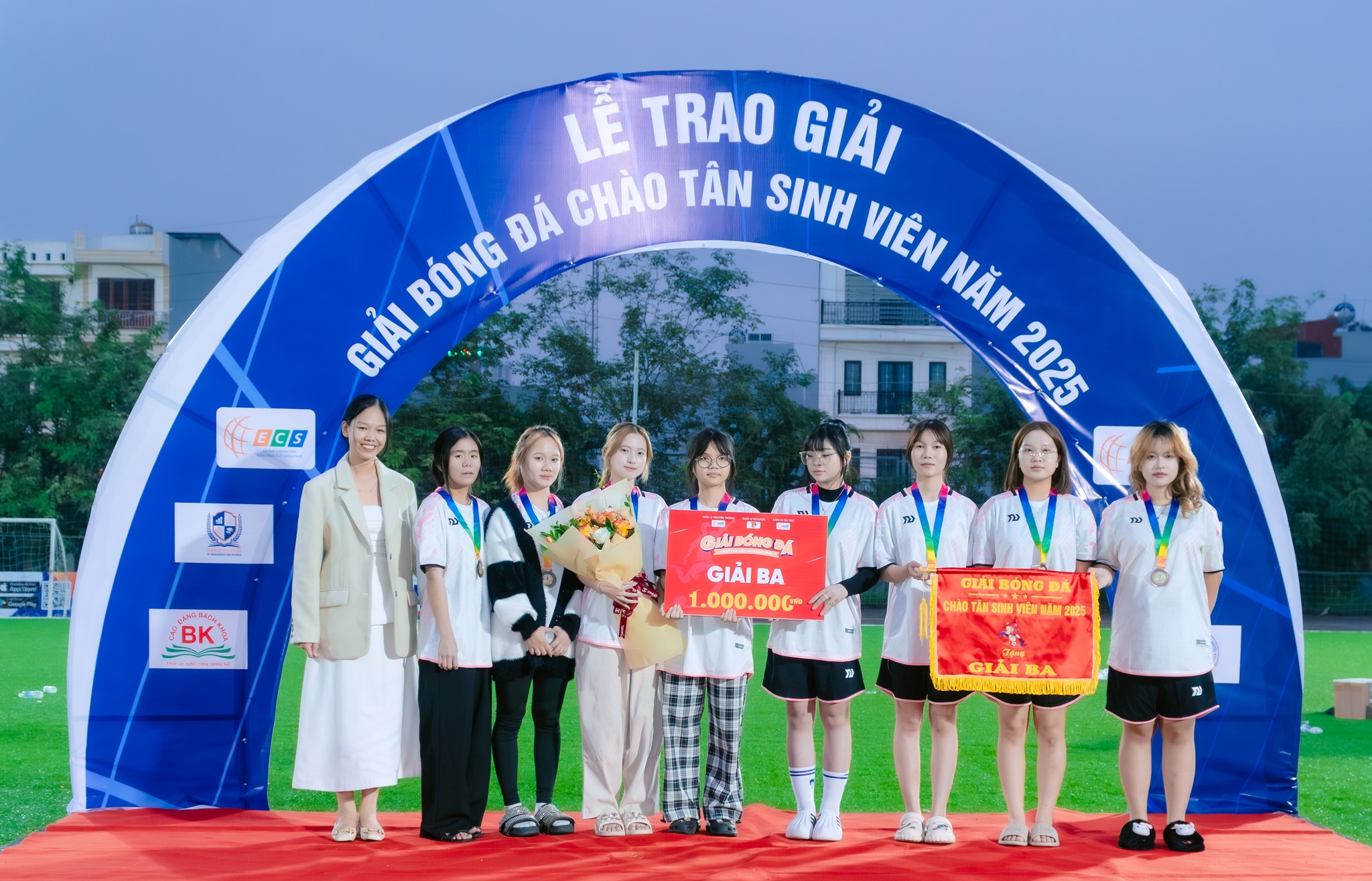 Bế mạc giải bóng đá chào tân sinh viên 2025 - Trường Cao đẳng Y - Dược Cộng đồng