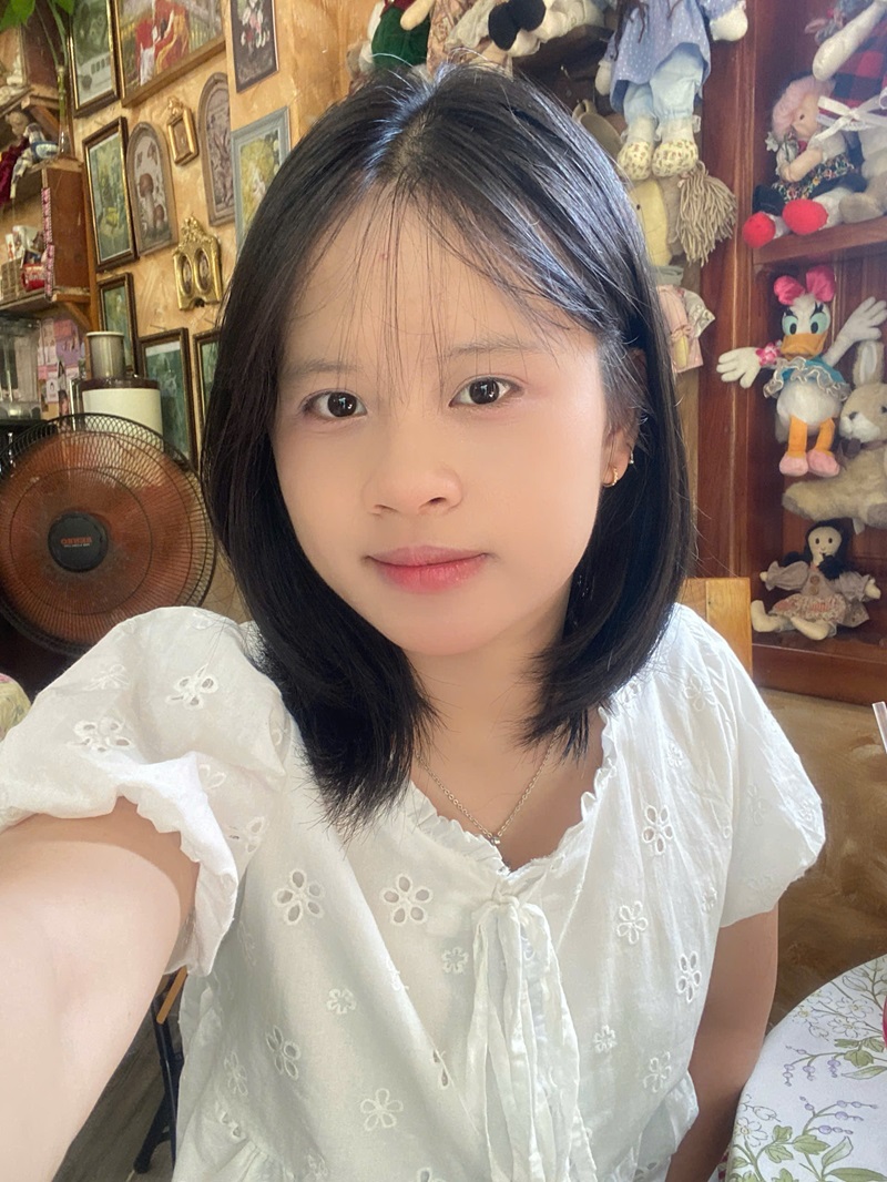 Lê Thị Thùy Linh – Tân sinh viên ngành dược chiến thắng số phận để theo đuổi ngành Dược