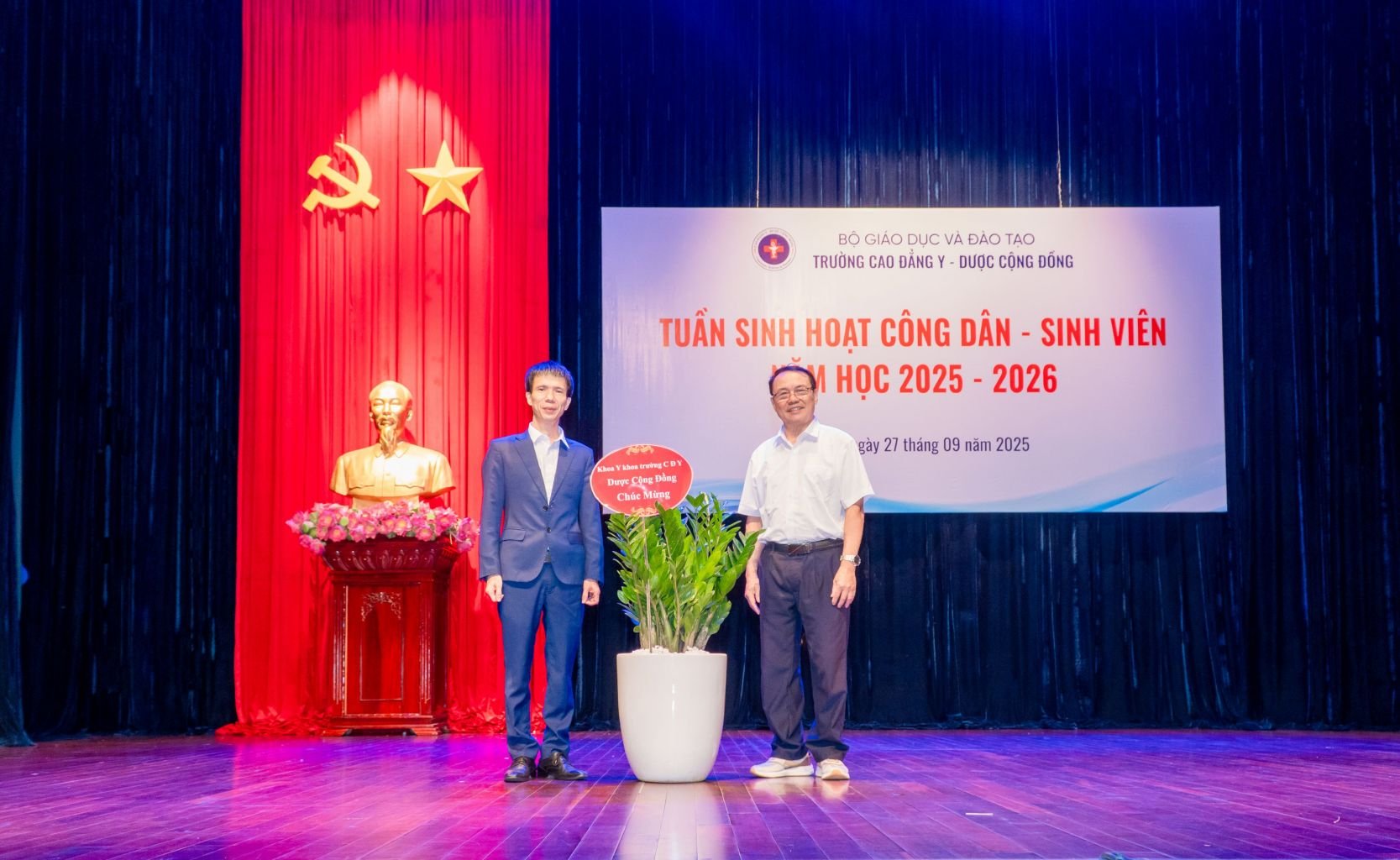 Tuần sinh hoạt công dân – sinh viên đầu khóa cho tân sinh viên K12 Trường Cao đẳng Y - Dược Cộng đồng