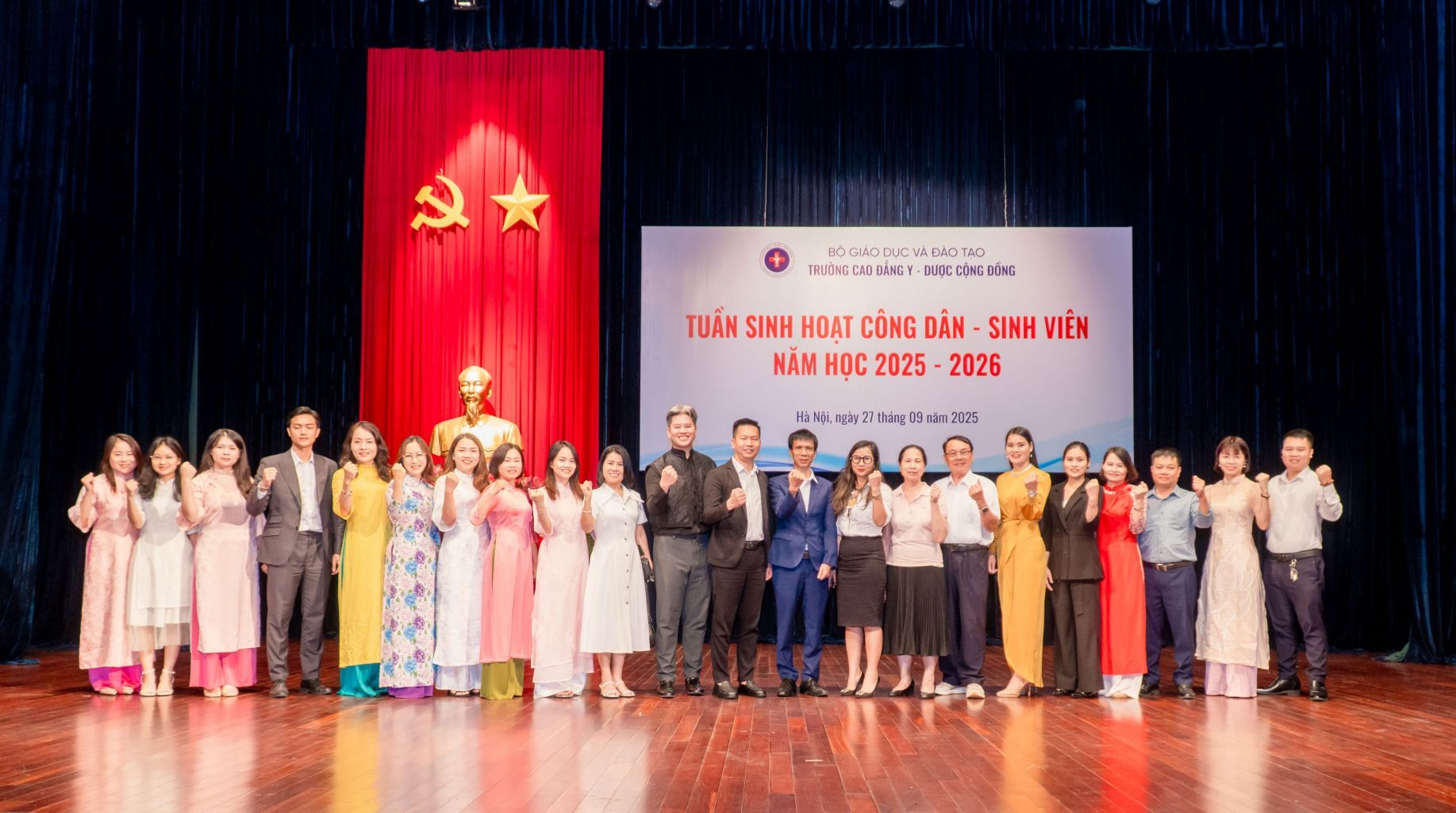 Tuần sinh hoạt công dân – sinh viên đầu khóa cho tân sinh viên K12 Trường Cao đẳng Y - Dược Cộng đồng