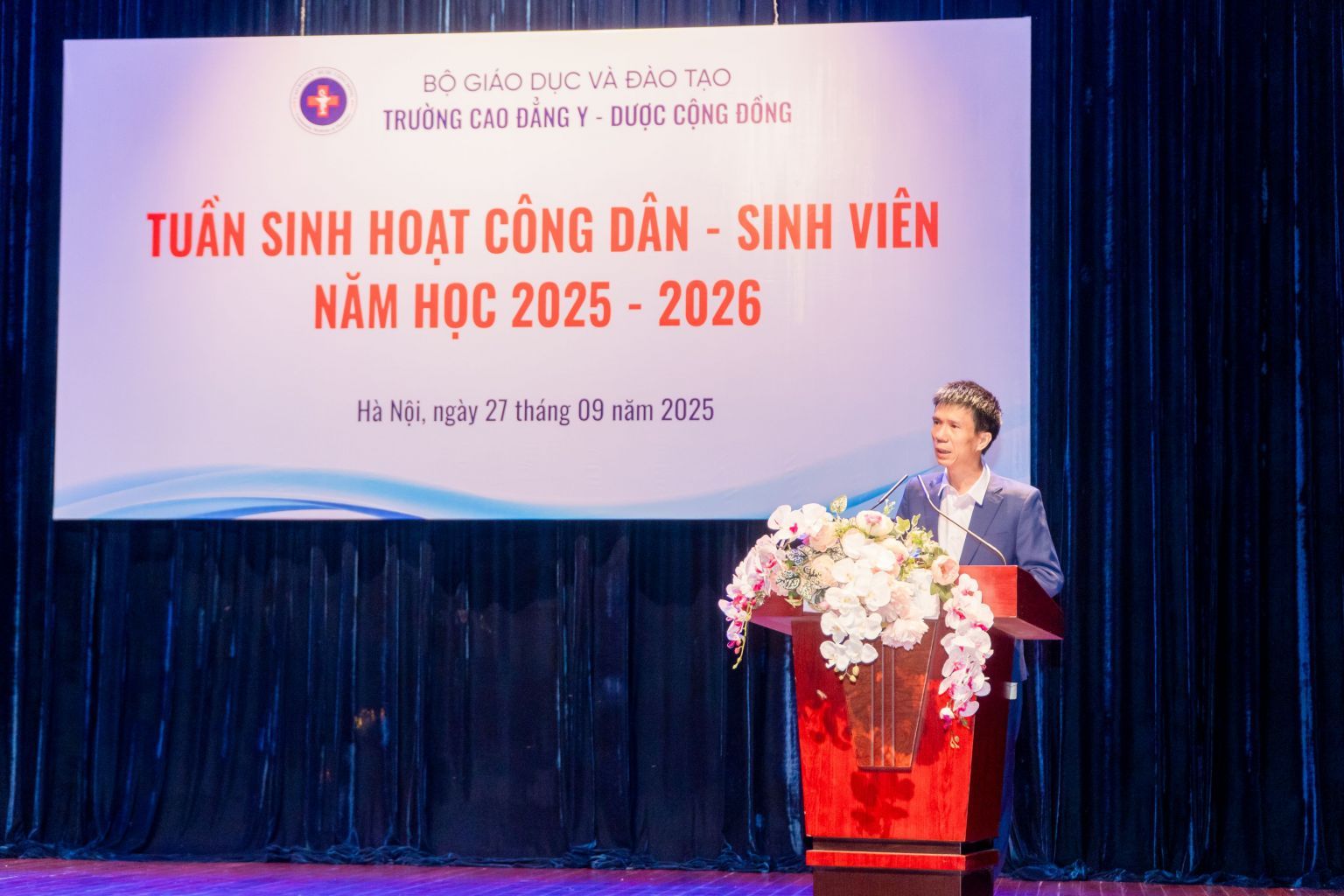 Thạc sĩ Nguyễn Văn Trường - Phó hiệu trưởng nhà trường phát biểu khai mạc Thạc sĩ Nguyễn Văn Trường - Phó hiệu trưởng nhà trường phát biểu khai mạc