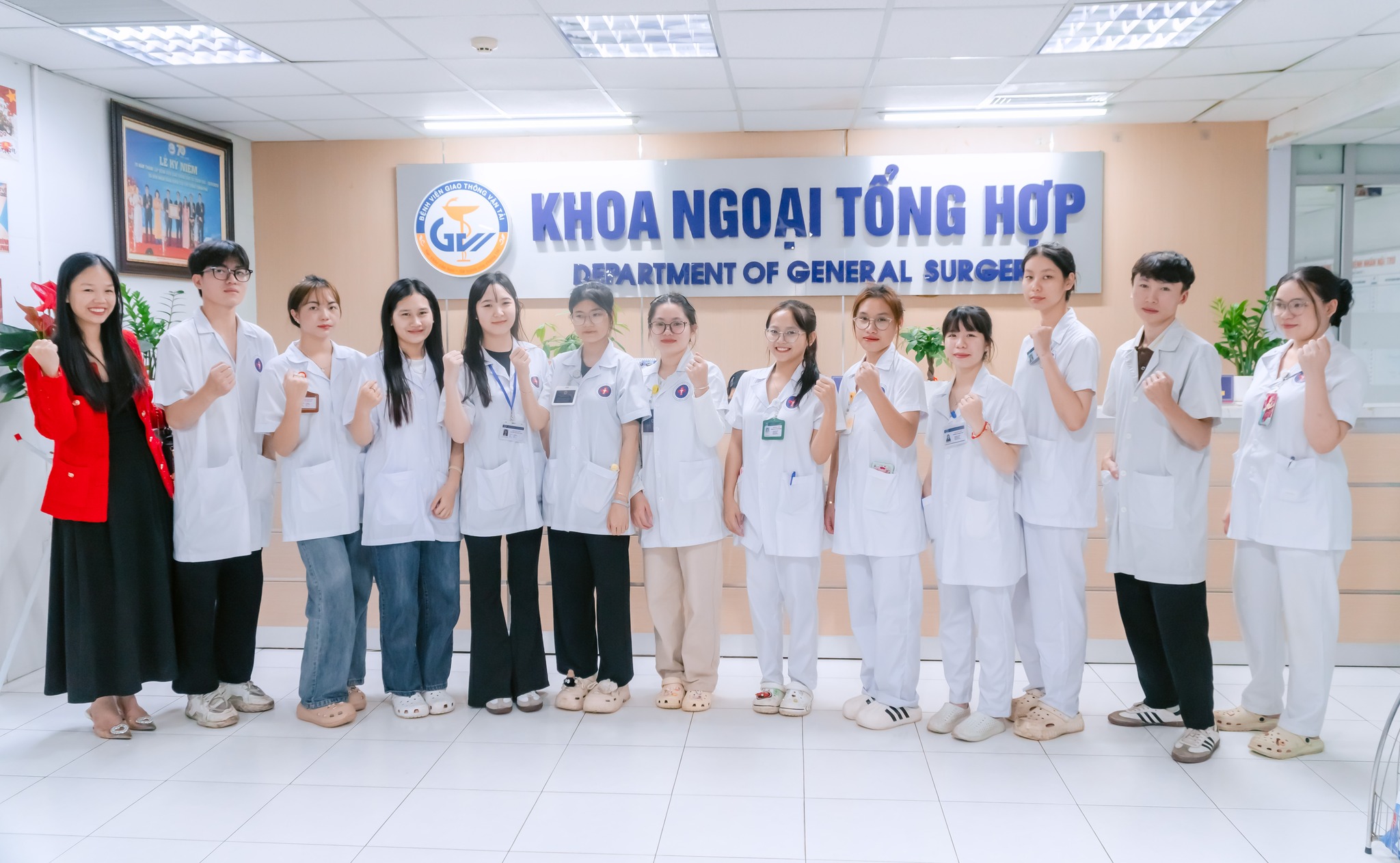 Sinh viên k10 ngành dược và K11 ngành điều dưỡng bắt đầu kỳ thực tập lâm sàng tại bệnh viện Giao thông Vận tải