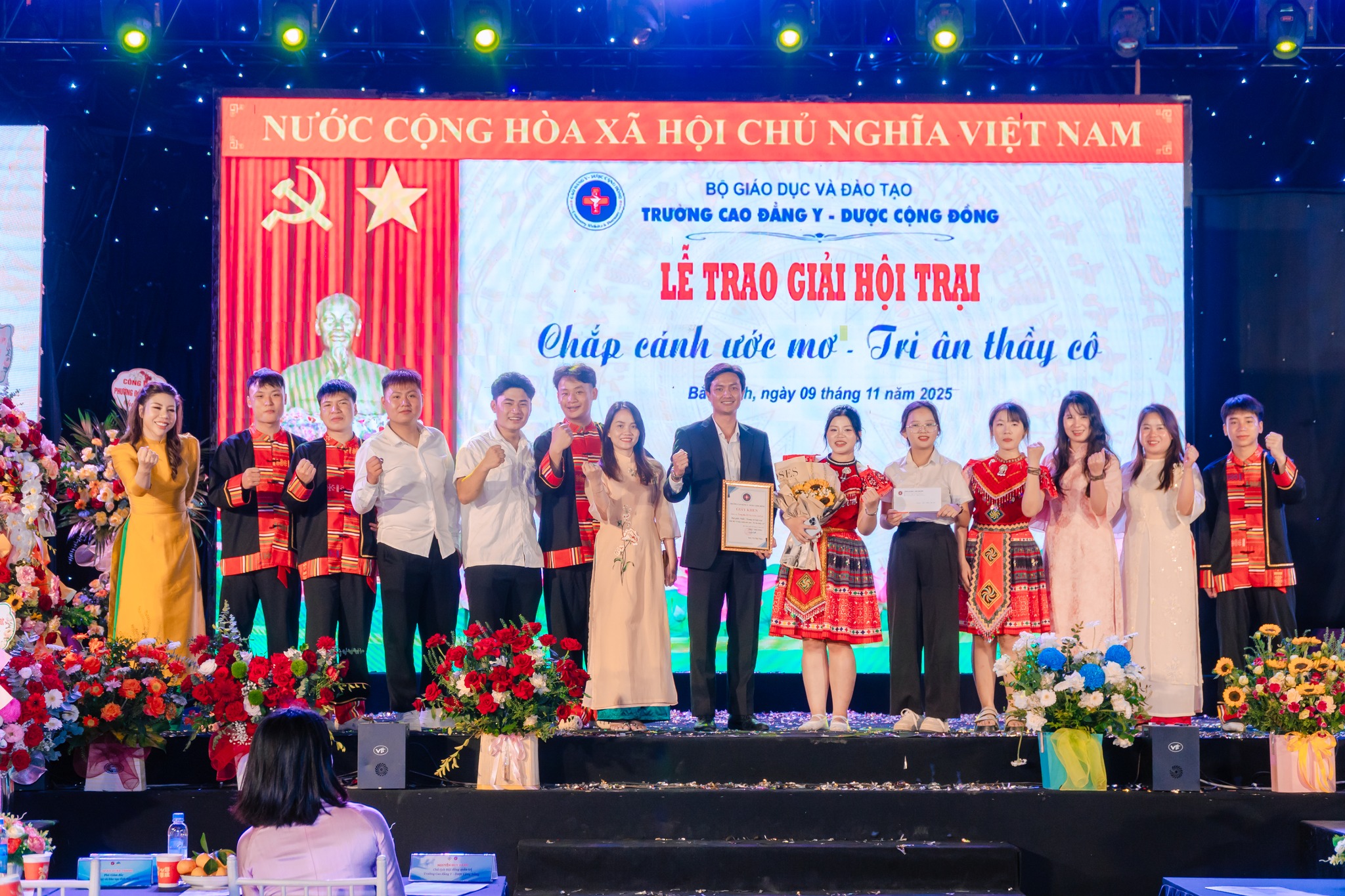 Nhóm đạt giải trong Hội trại: "Chắp cánh ước mơ - Tri ân Thầy Cô"