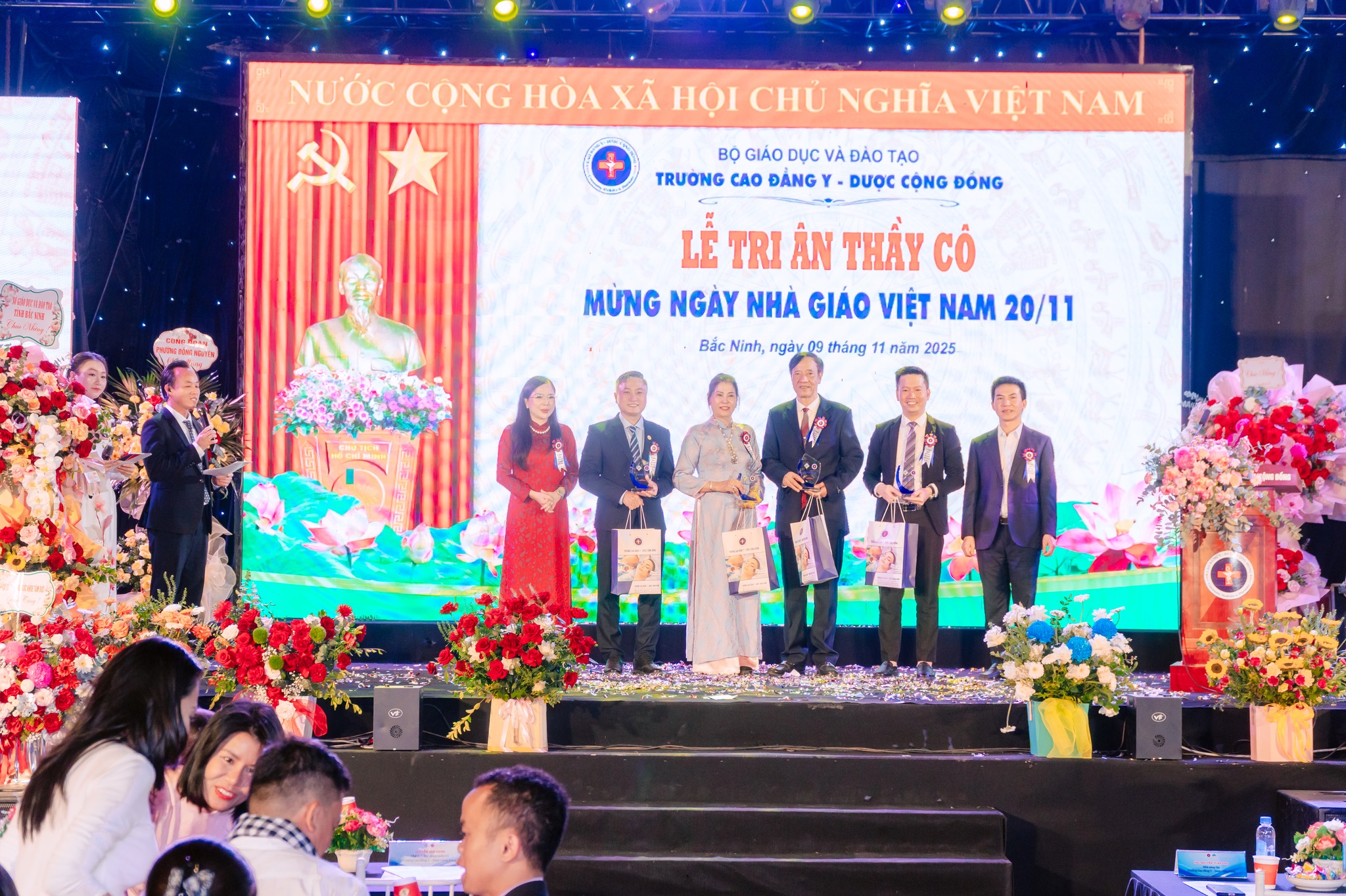 Tri ân các thầy cô đặt nền móng xây dựng nhà trường