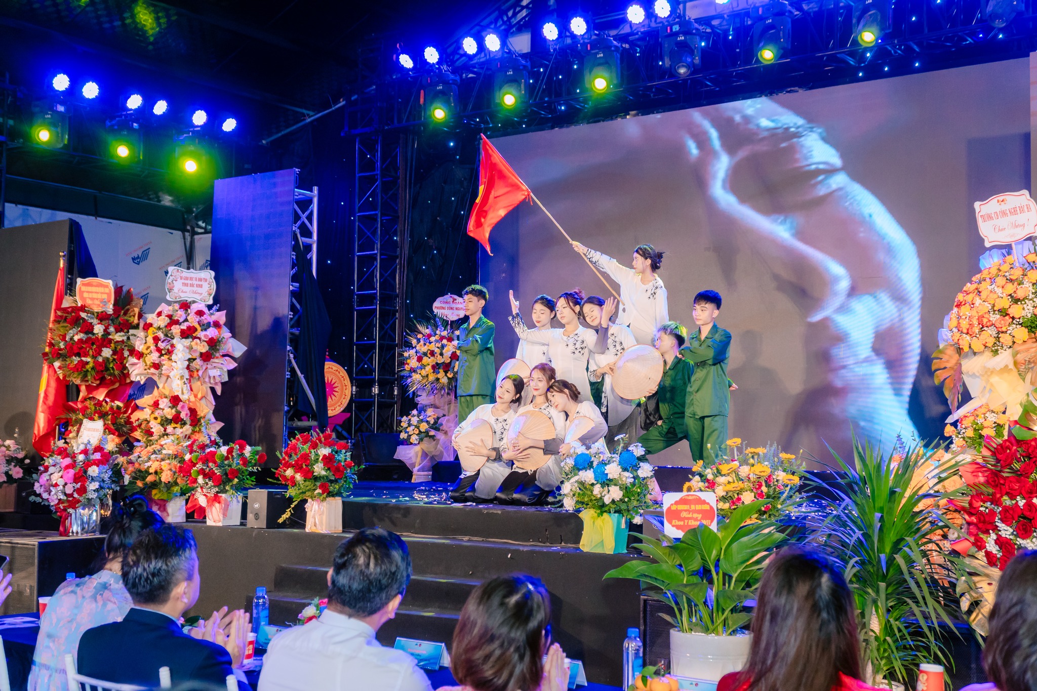 Khoảnh khắc ấn tượng của Lễ khai giảng năm học 2025 - 2026 Trường Cao đẳng Y - Dược Cộng đồng