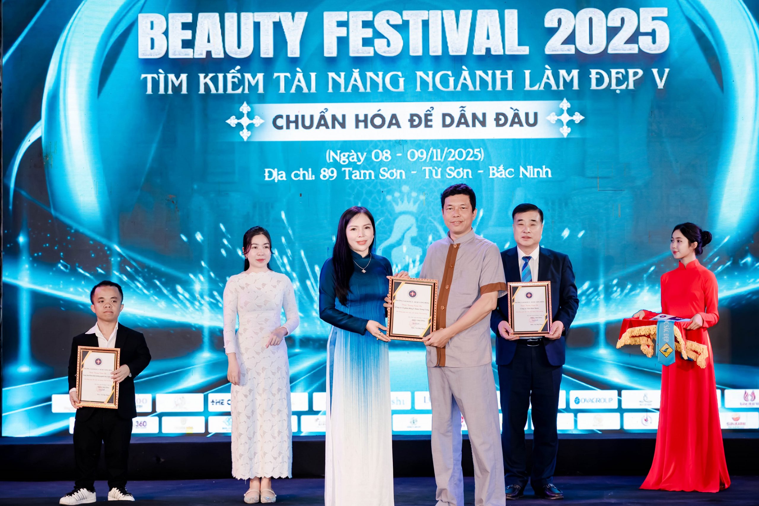 Cuộc thi Kỹ năng Tay nghề 2025 không chỉ tìm kiếm những gương mặt xuất sắc, mà còn là minh chứng cho chất lượng đào tạo thực hành tại Trường Cao đẳng Y – Dược Cộng đồng