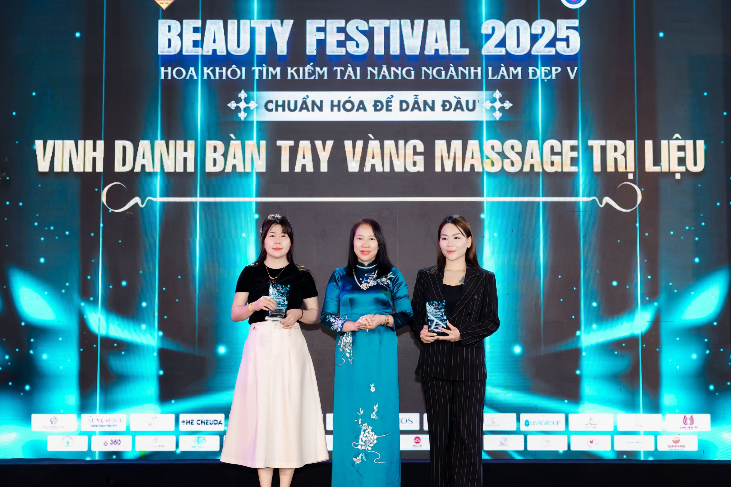 Các thí sinh xuất sắc nhất đã được xướng tên