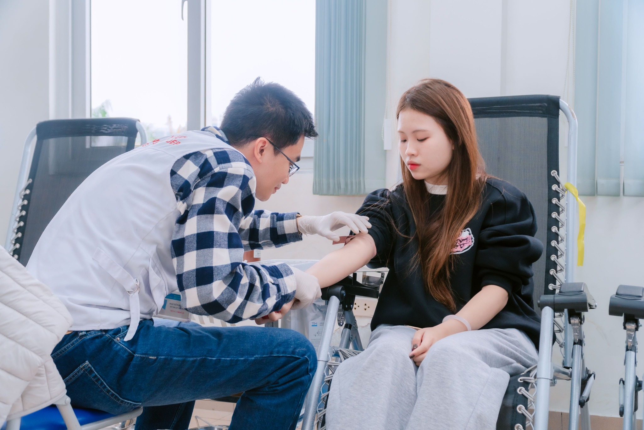 132 đơn vị máu được trao tại ngày hội hiến máu "Cầu vồng nhân ái" năm 2025