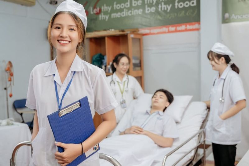 Y-si-da-khoa-ra-lam-gi