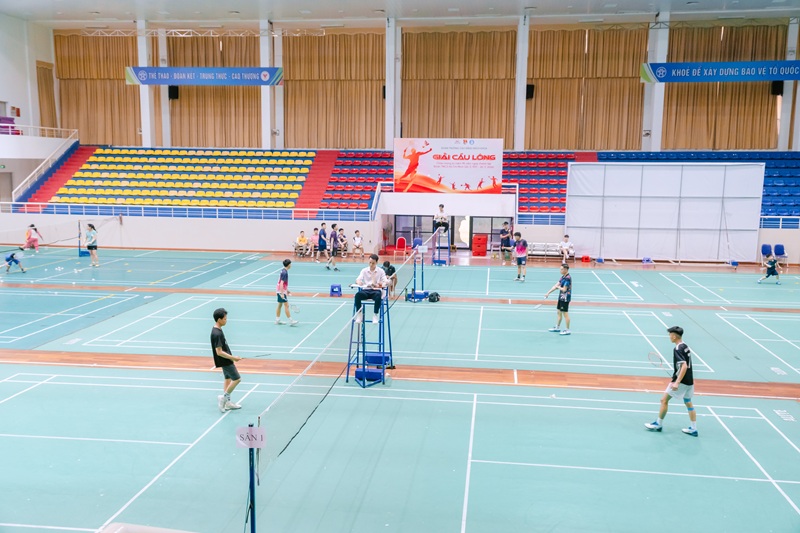 Sôi động giải cầu lông sinh viên, bùng nổ tinh thần tuổi trẻ