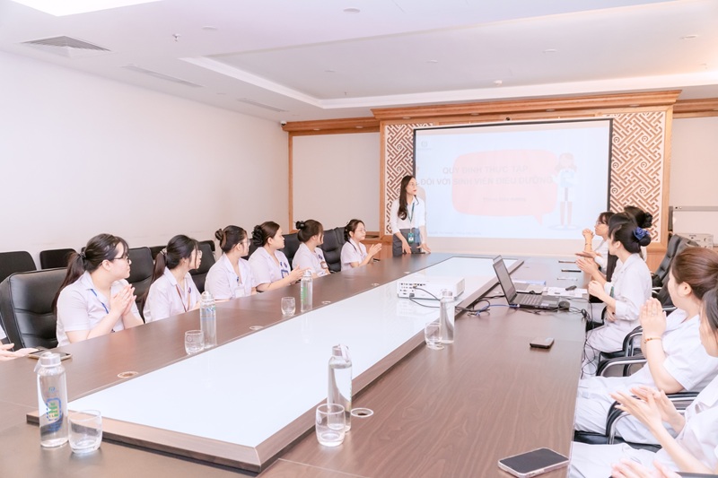 Sinh viên điều dưỡng K11 Trường Cao đẳng Y - Dược Cộng đồng sẵn sàng cho kỳ thực tập!