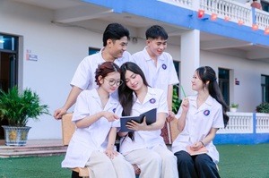 Học bổng tân sinh viên